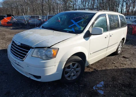 2009 Chrysler Town & Country Touring from USA, damaged, VIN 2A8HR54119R612907